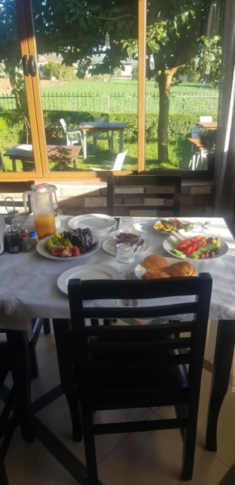 Guest House Ilir Berati Exterior foto