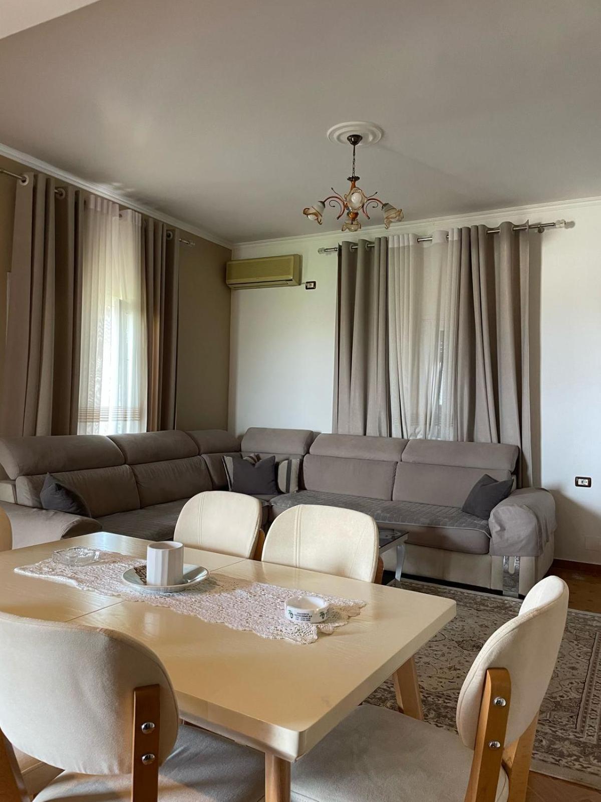 Guest House Ilir Berati Exterior foto