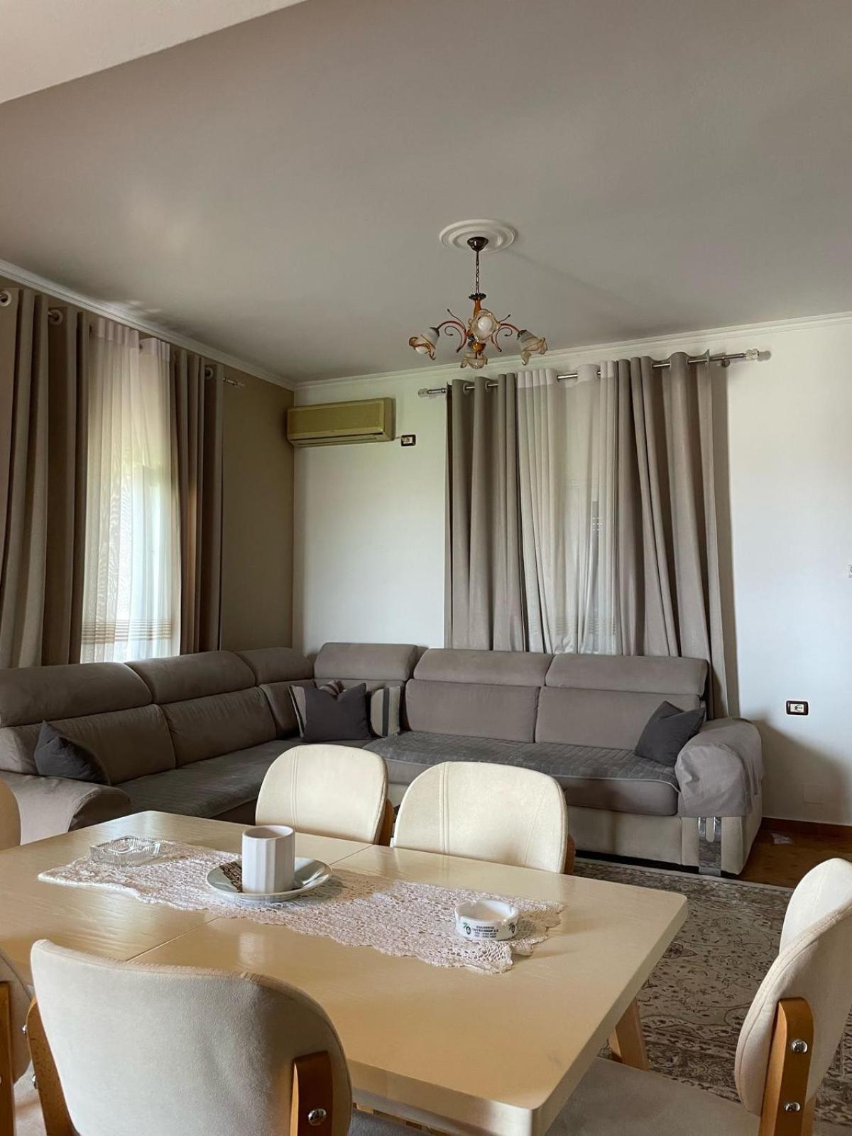 Guest House Ilir Berati Exterior foto