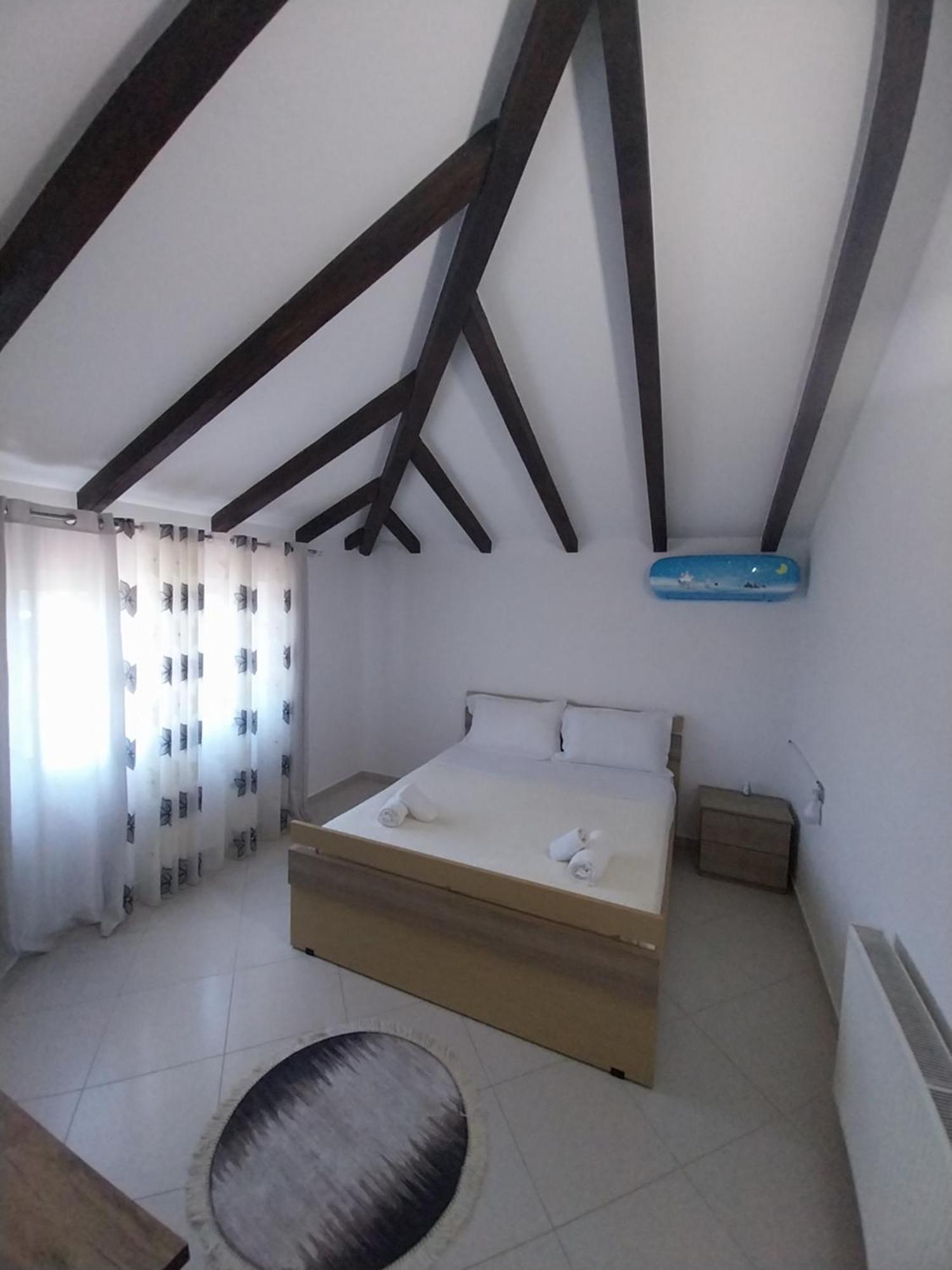 Guest House Ilir Berati Exterior foto